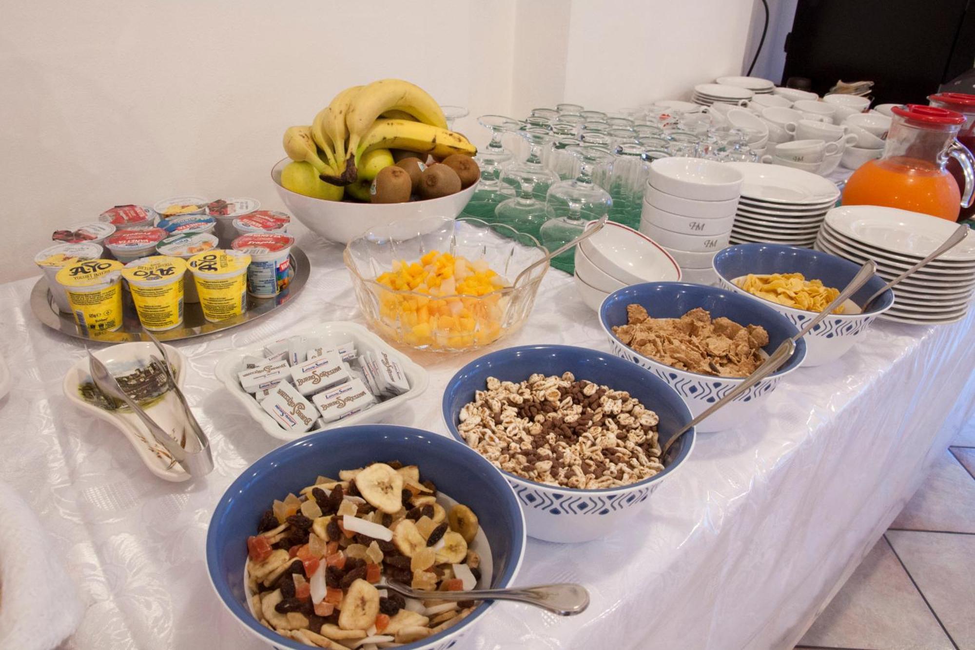 Garni Mariolina Acomodação com café da manhã Falcade Exterior foto