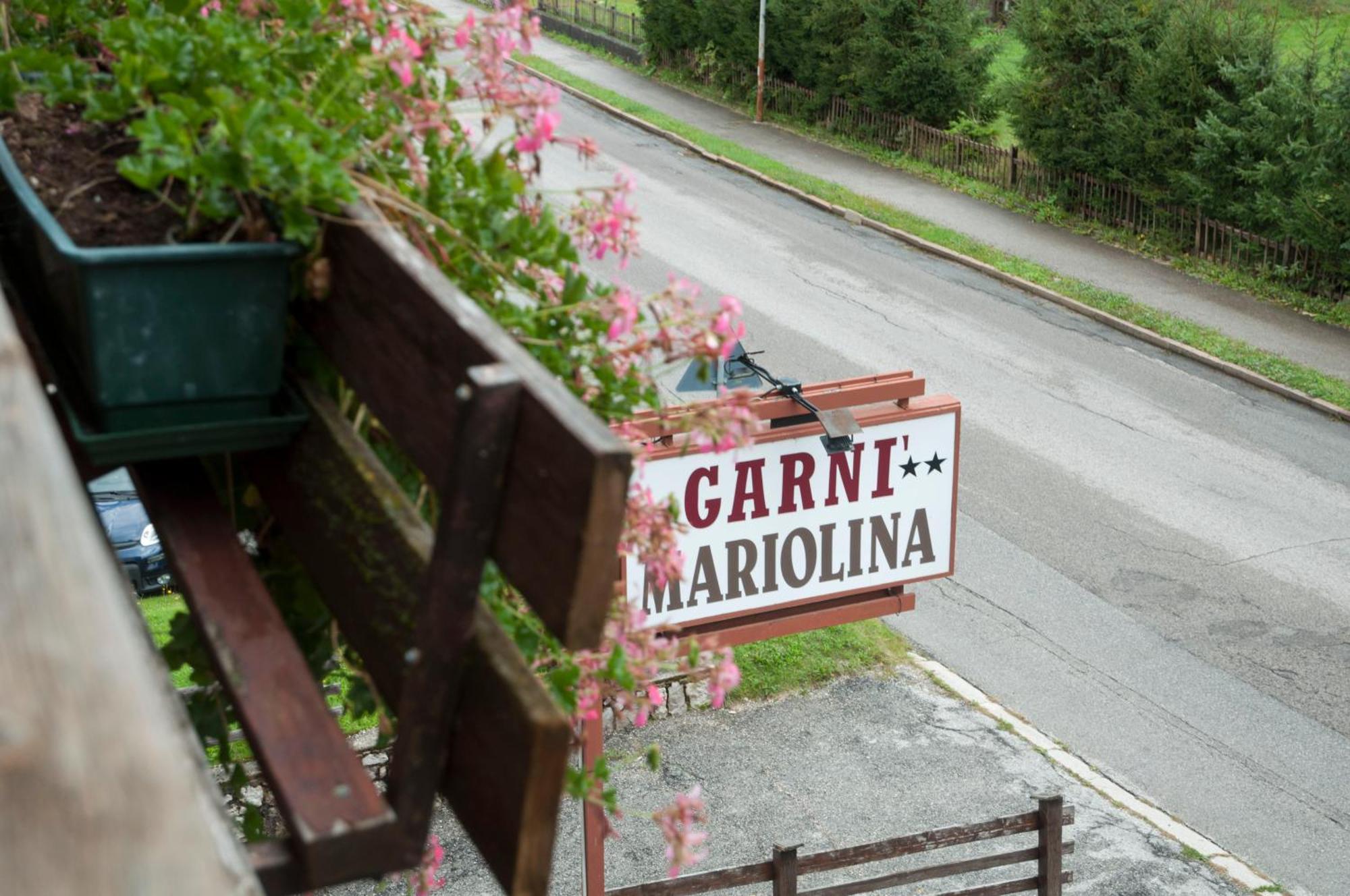 Garni Mariolina Acomodação com café da manhã Falcade Exterior foto