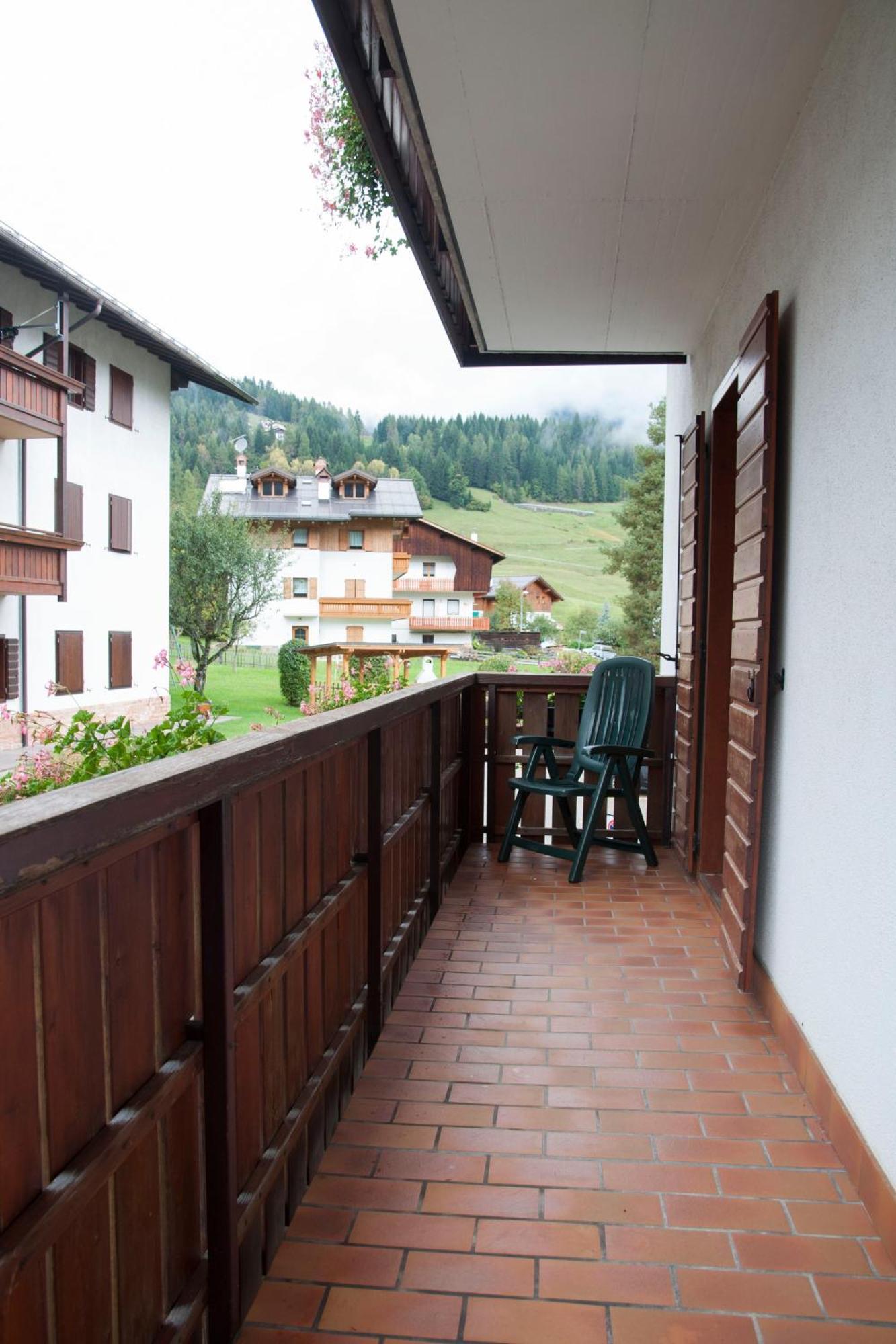 Garni Mariolina Acomodação com café da manhã Falcade Exterior foto